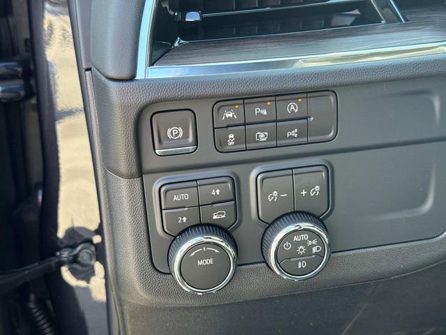 New 2026 Chevrolet Suburban LT w/ Comfort Package image 26
