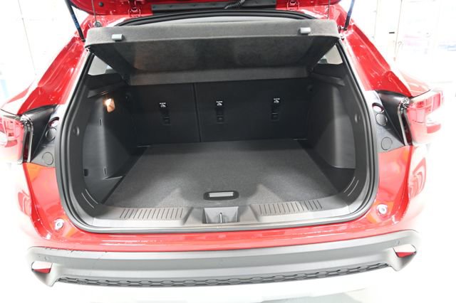 New 2026 Chevrolet Trax LT w/ Driver Confidence Package FWD image 25