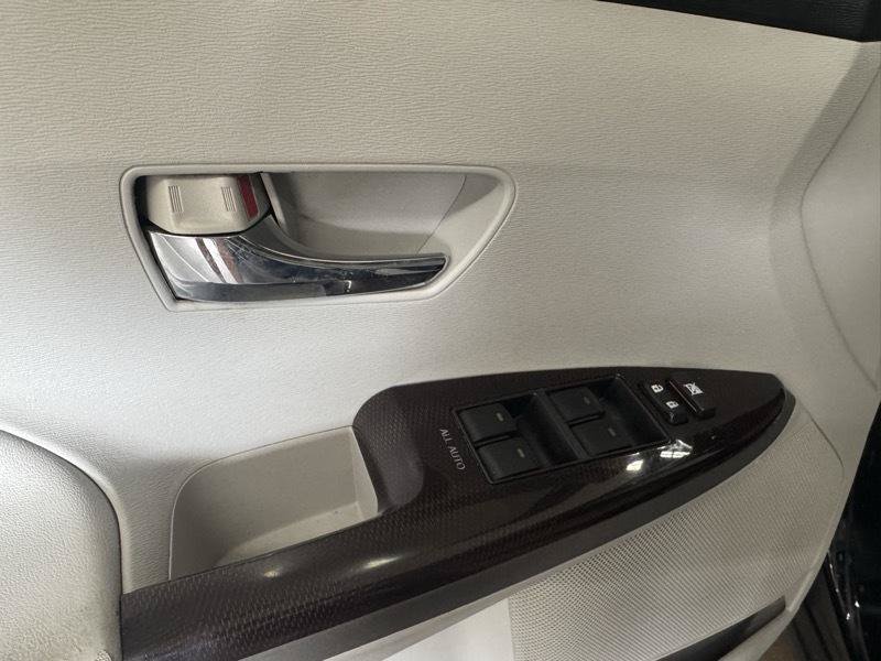 Used 2010 Toyota Venza AWD image 13