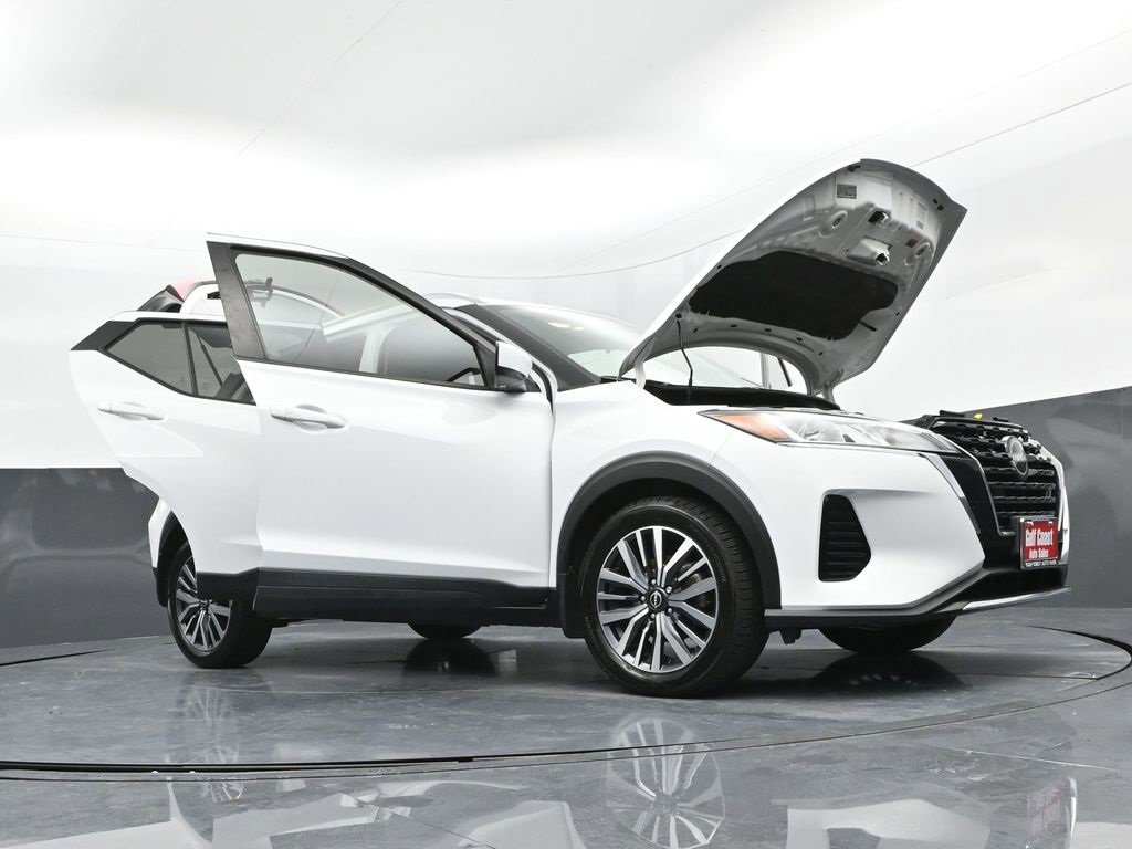 Used 2022 Nissan Kicks SV image 45