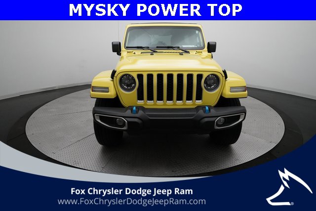 Used 2023 Jeep Wrangler Unlimited Sahara w/ Cold Weather Group image 11