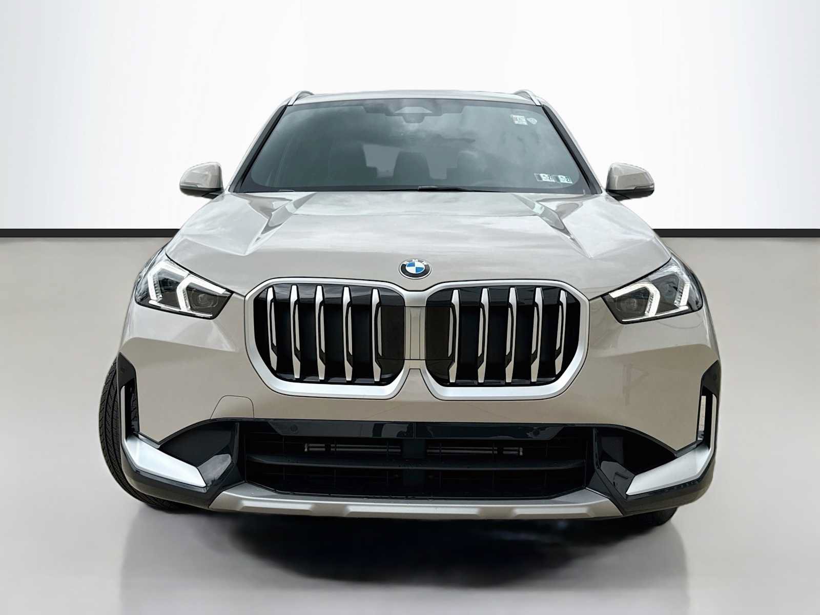 New 2027 BMW X1 xDrive28i AWD/4WD image 2