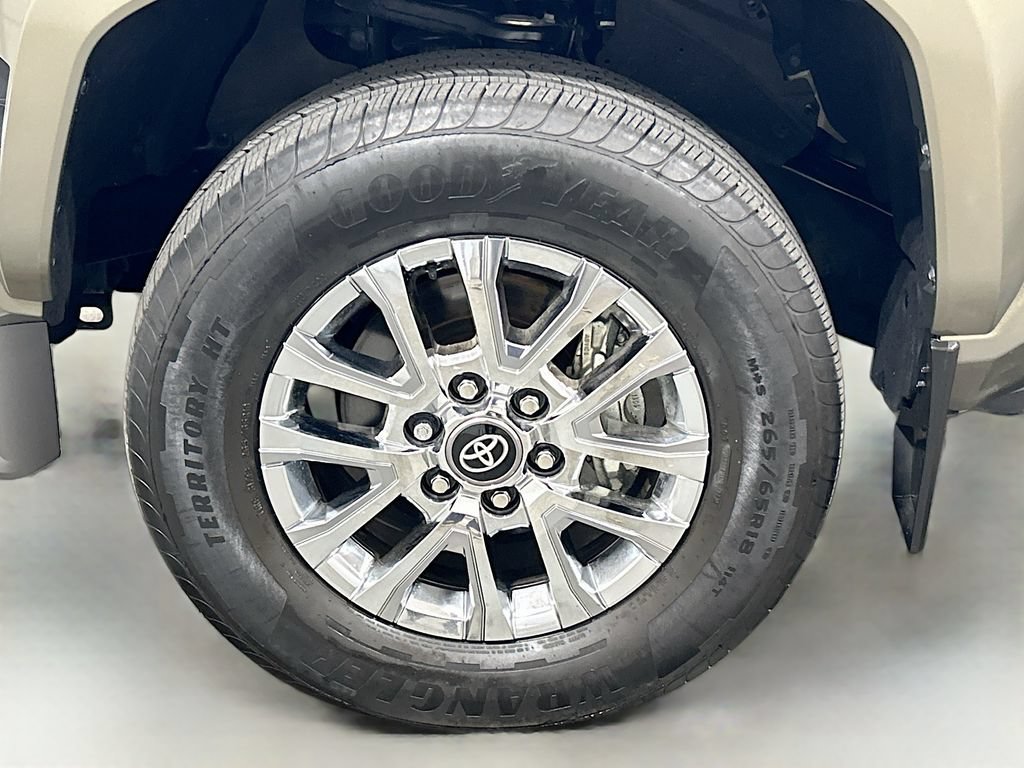 Used 2025 Toyota Tacoma Limited AWD/4WD image 28