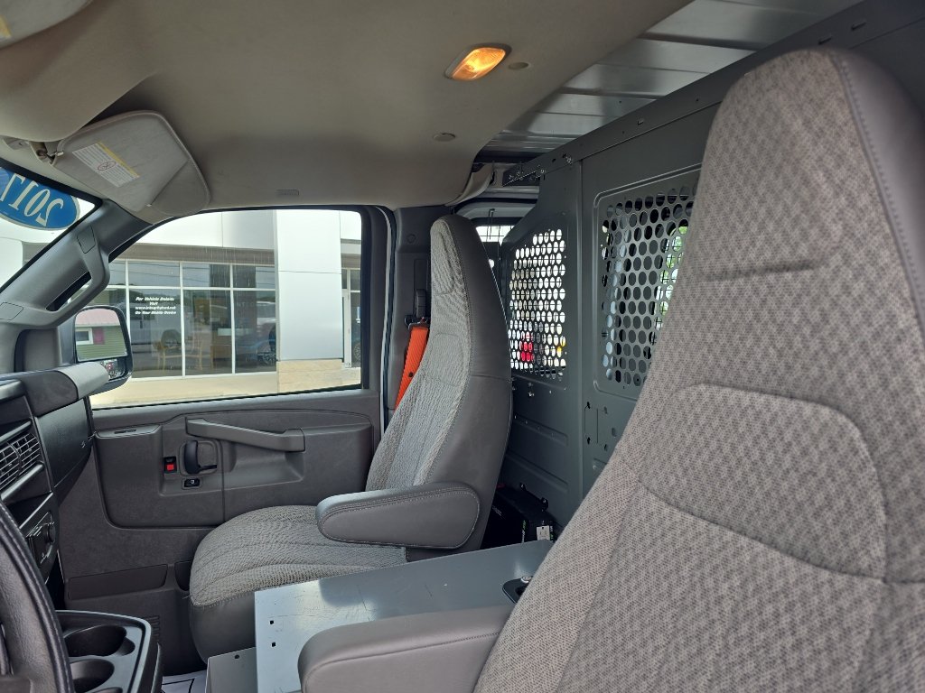 Used 2017 Chevrolet Express 2500 RWD image 19
