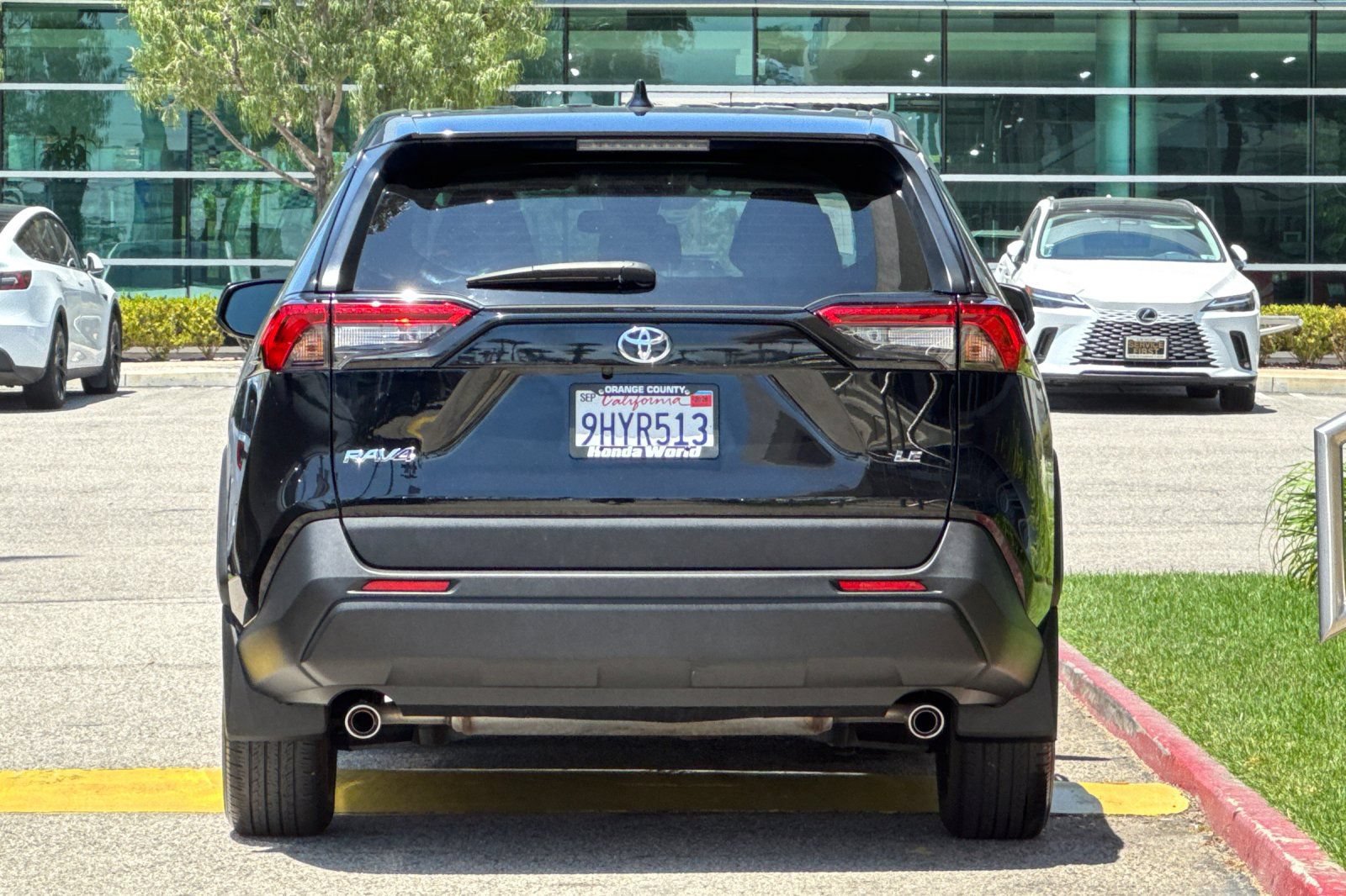 Used 2023 Toyota RAV4 LE FWD image 5
