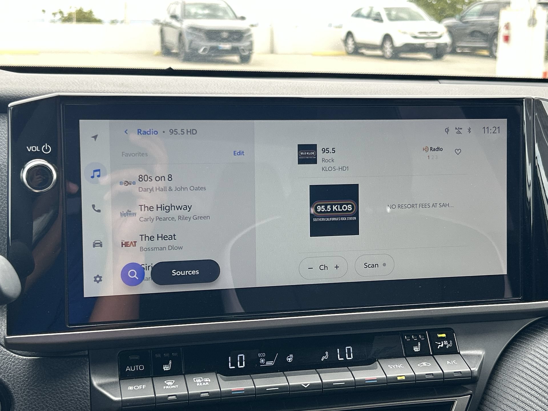 Used 2025 Toyota Camry SE w/ Multimedia Upgrade Package FWD image 12