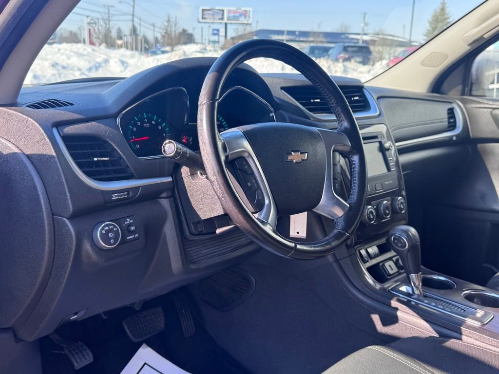 Used 2017 Chevrolet Traverse LT w/ Style and Technology Package image 9