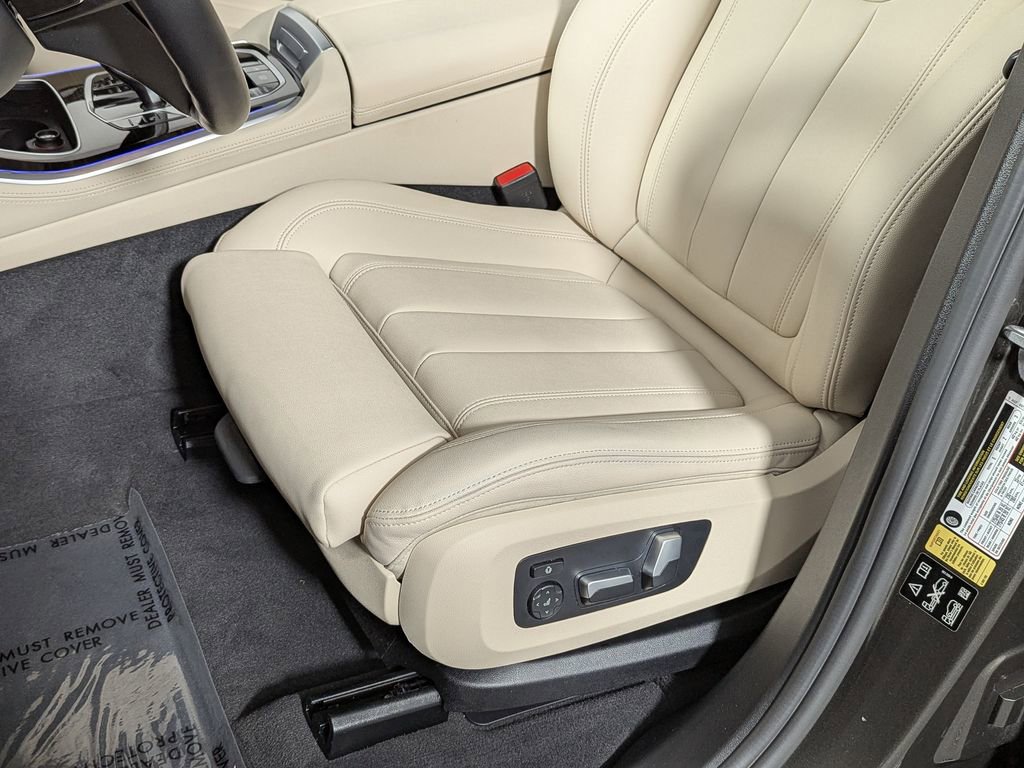 Used 2021 BMW X5 xDrive40i w/ Convenience Package AWD/4WD image 18