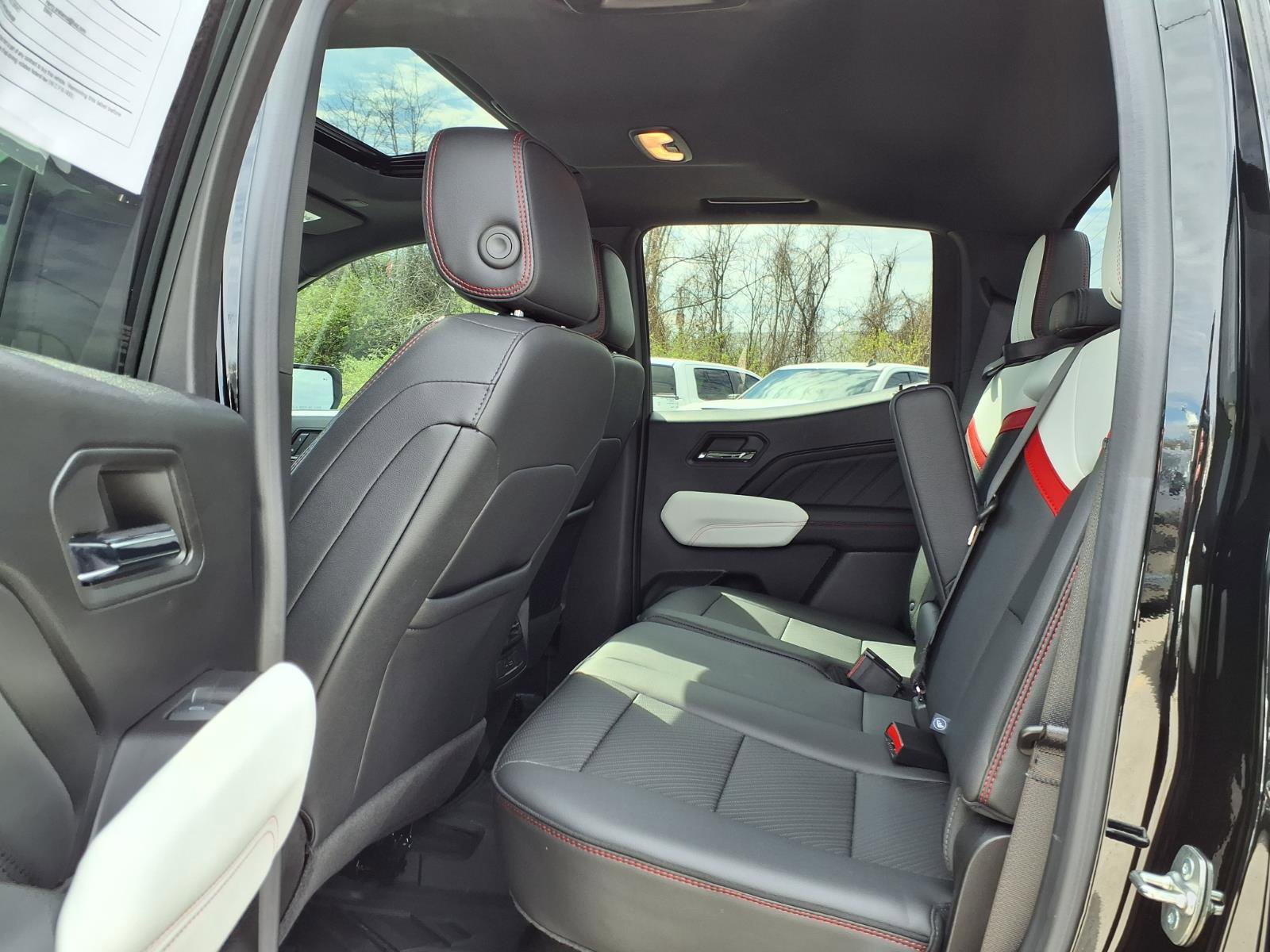 Used 2024 GMC Canyon AT4X image 27