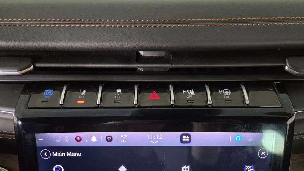 Used 2022 Jeep Grand Cherokee Summit w/ Luxury Tech Group V image 30