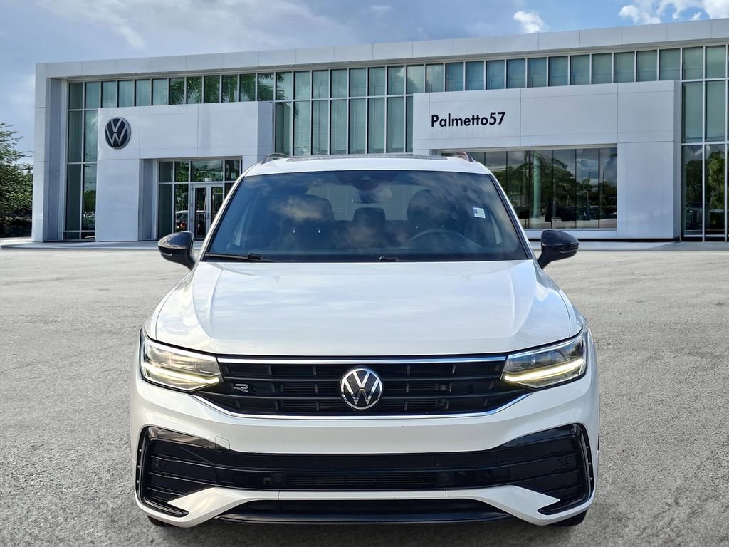 Used 2022 Volkswagen Tiguan SE R-Line FWD image 2