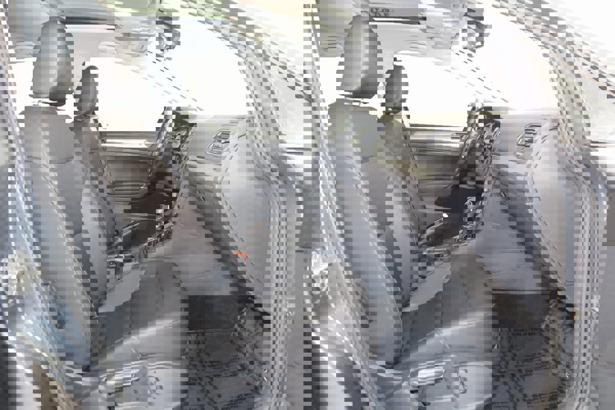 Used 2017 Volkswagen Golf Wolfsburg Edition image 12