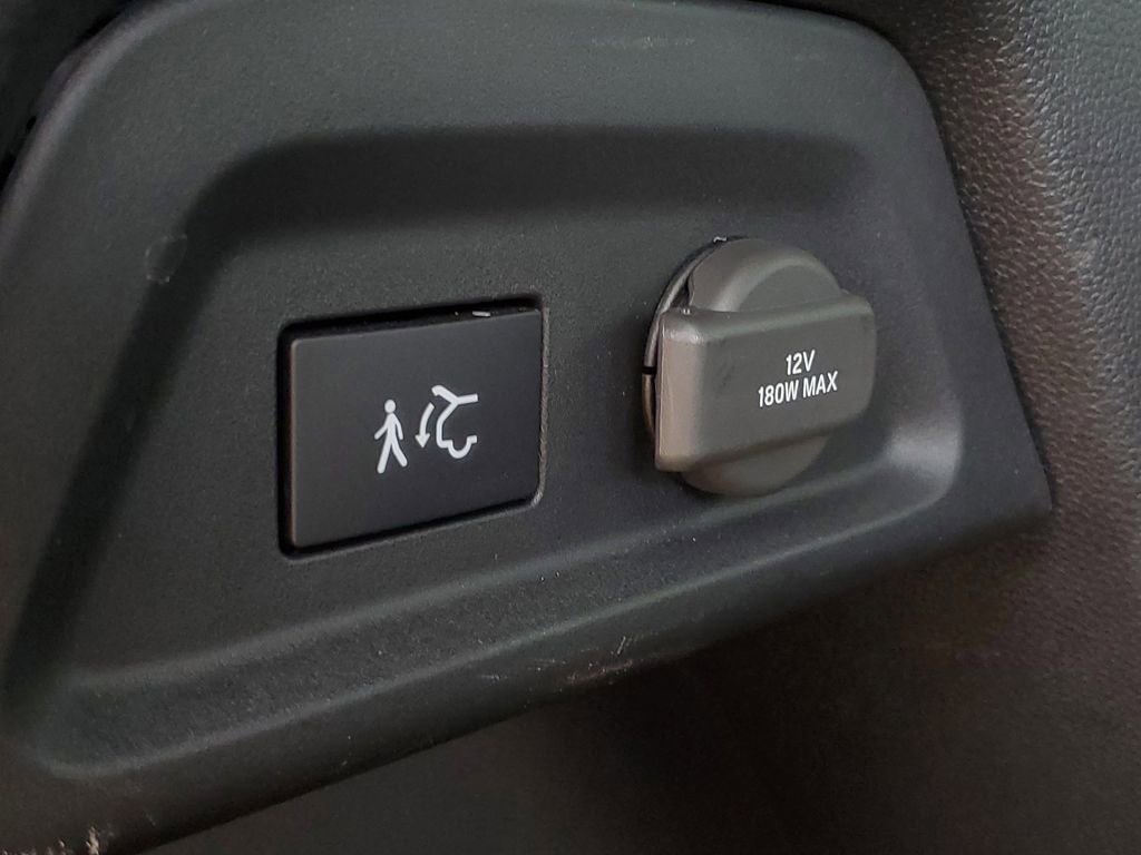 Used 2025 Honda Pilot Black Edition image 36