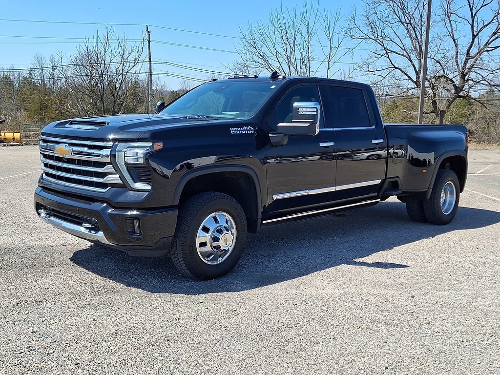 Used 2024 Chevrolet Silverado 3500 High Country w/ High Country Premium Package AWD/4WD image 6