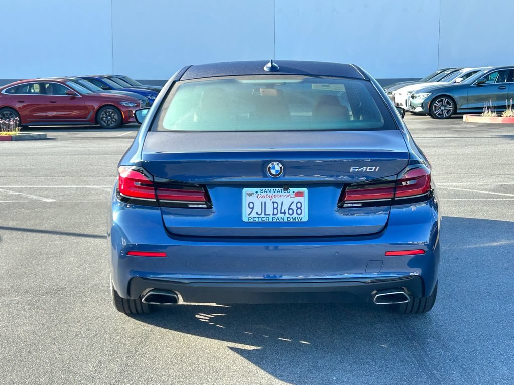 Used 2023 BMW 540i w/ Convenience Package RWD image 4