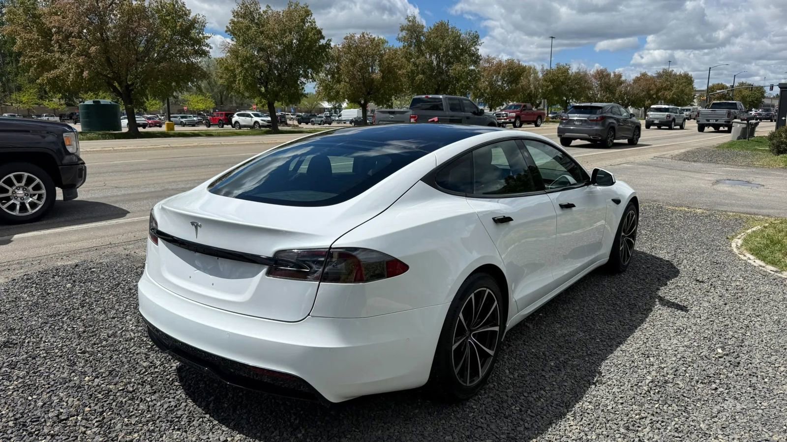 Used 2022 Tesla Model S Standard Range AWD/4WD image 3