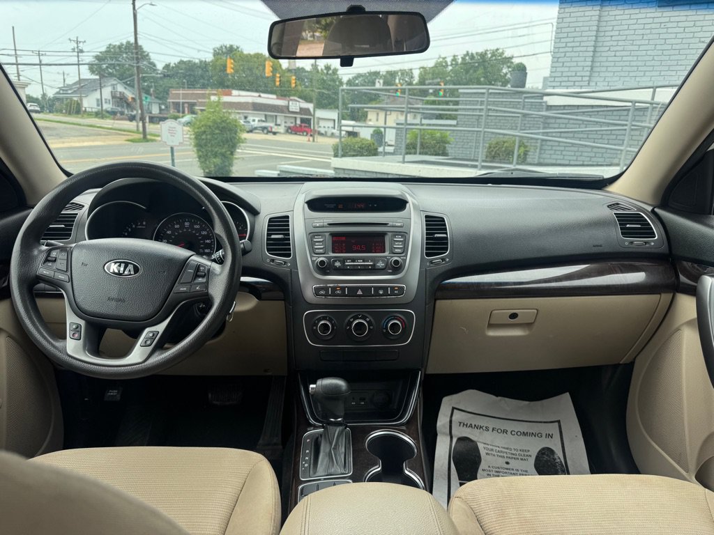 Used 2015 Kia Sorento LX AWD/4WD image 10