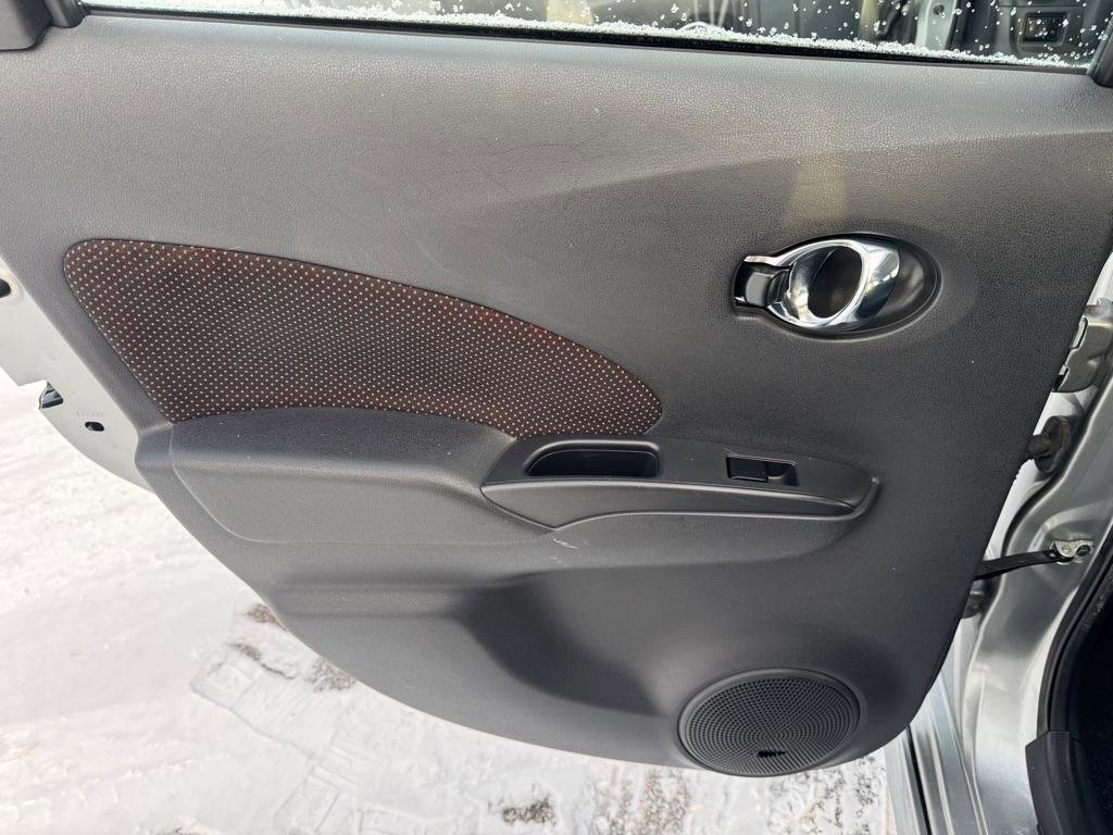 Used 2015 Nissan Versa Note SR w/ SR Tech Package image 23