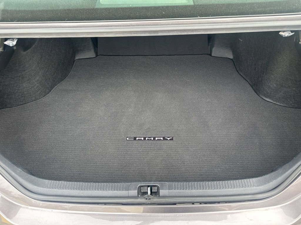 Used 2023 Toyota Camry SE w/ Cold Weather Package image 31
