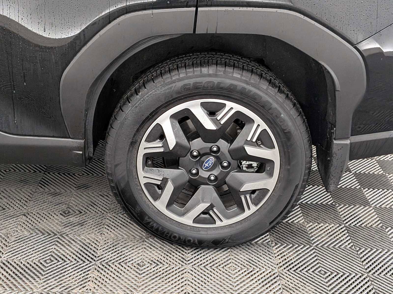 Used 2025 Subaru Forester Premium w/ Convenience Package #2 image 13