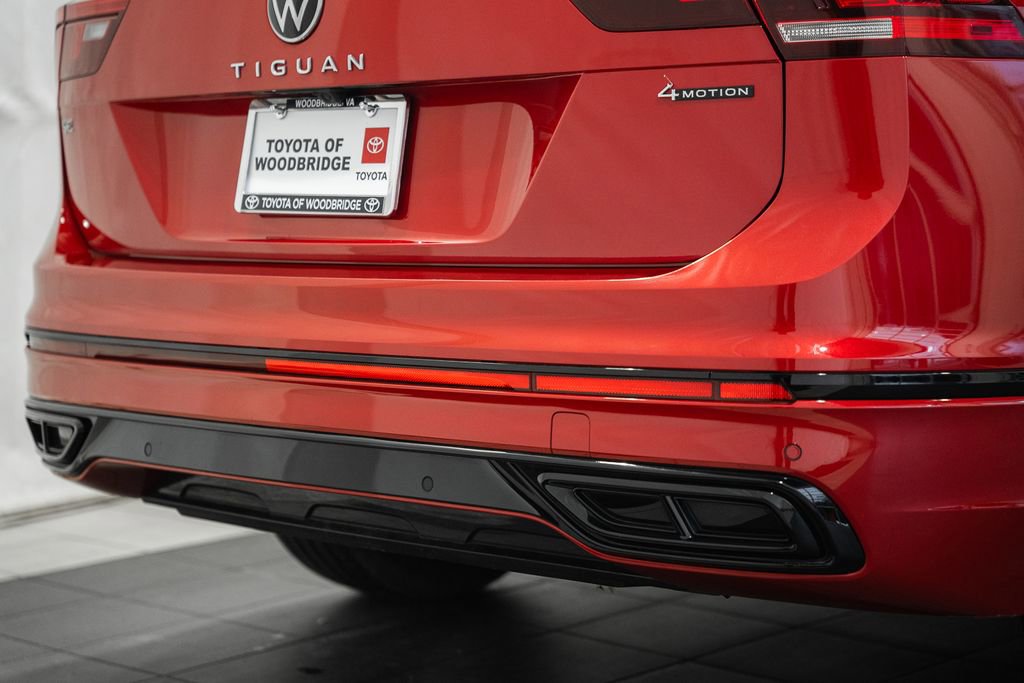 Used 2024 Volkswagen Tiguan SE R-Line image 8