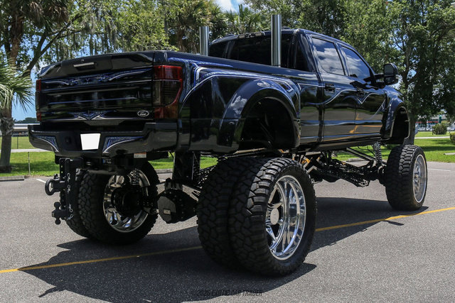 Used 2020 Ford F450 Platinum w/ FX4 Off-Road Package AWD/4WD image 8