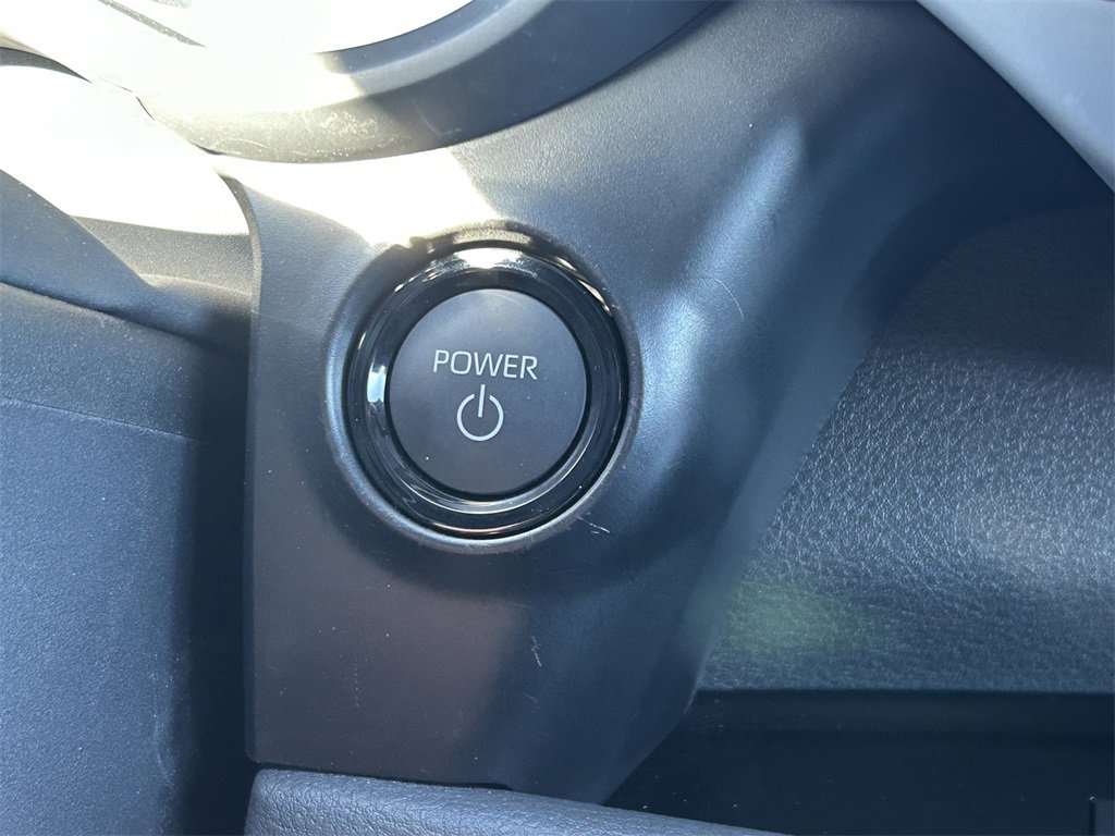 Used 2025 Toyota Sienna Platinum image 38