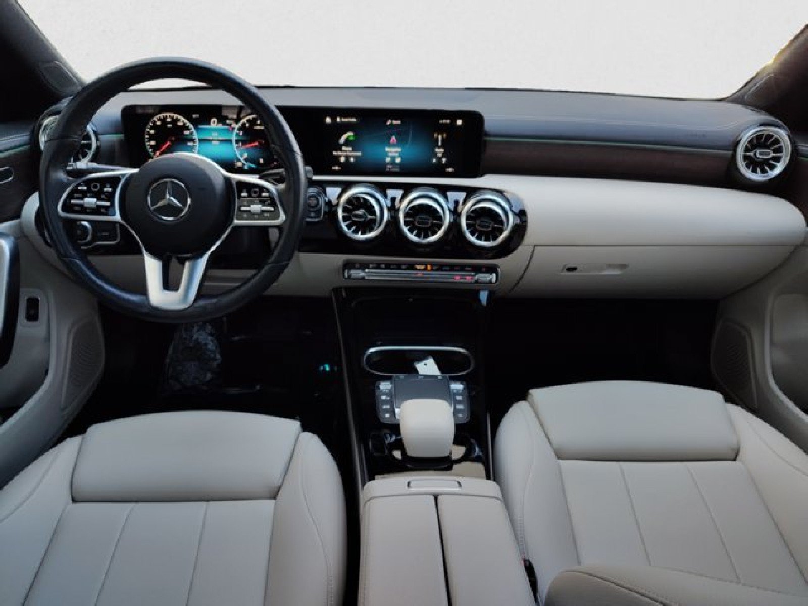 Used 2023 Mercedes-Benz CLA 250 4MATIC image 14