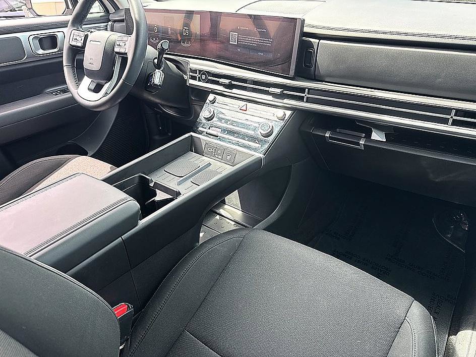 Used 2025 Hyundai Santa Fe SE image 23