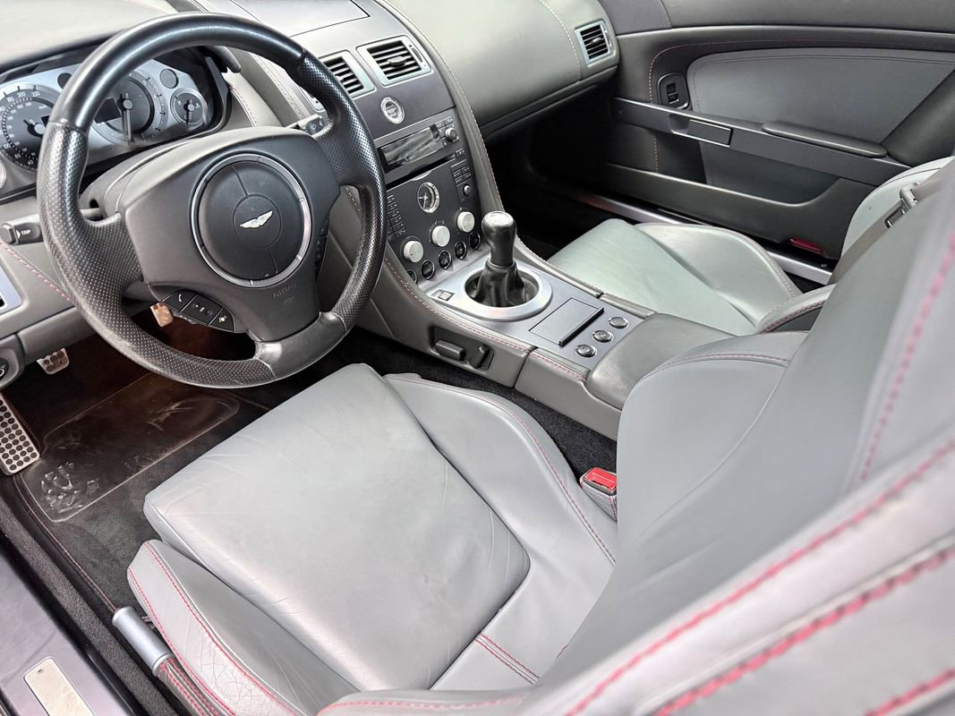 Used 2006 Aston Martin V8 Vantage Coupe RWD image 9