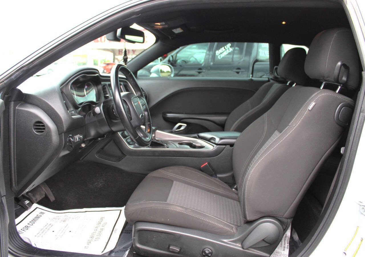 Used 2021 Dodge Challenger SXT RWD image 13