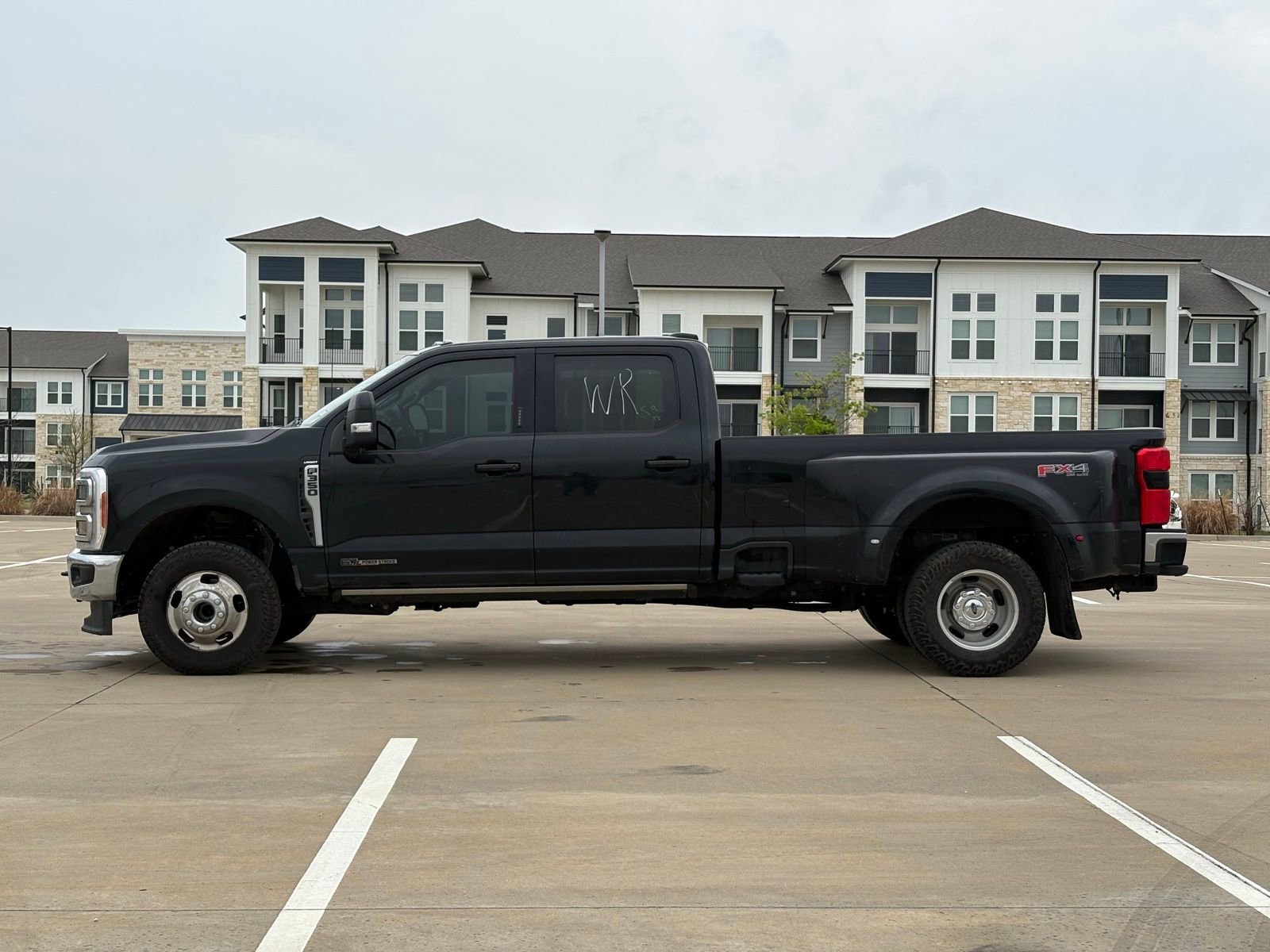 Used 2023 Ford F350 Lariat w/ Lariat Ultimate Package image 4