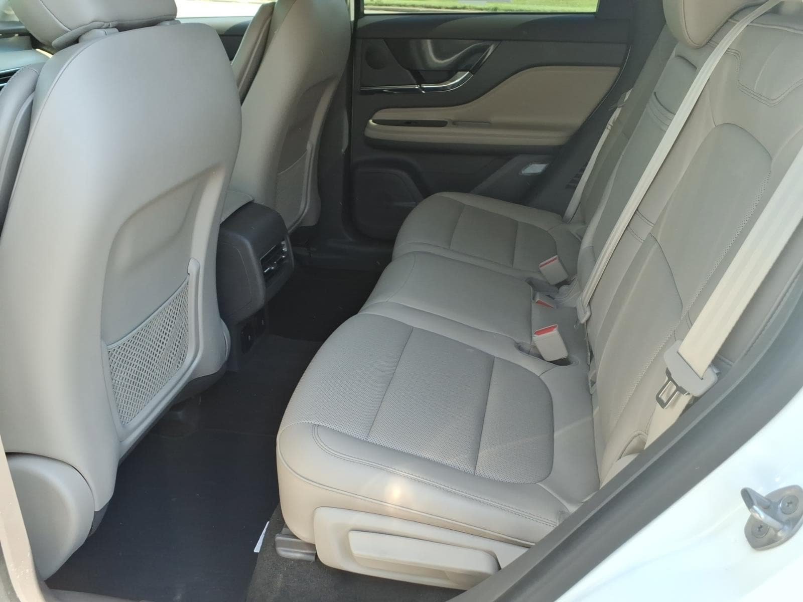 Certified 2024 Lincoln Corsair AWD w/ Equipment Group 101A image 12