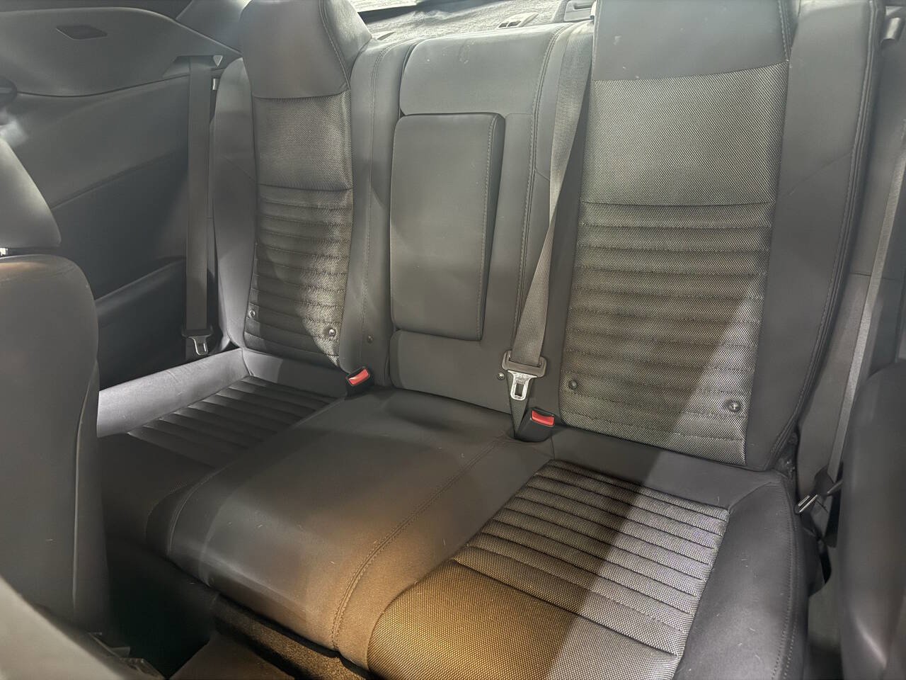 Used 2014 Dodge Challenger SXT RWD image 13