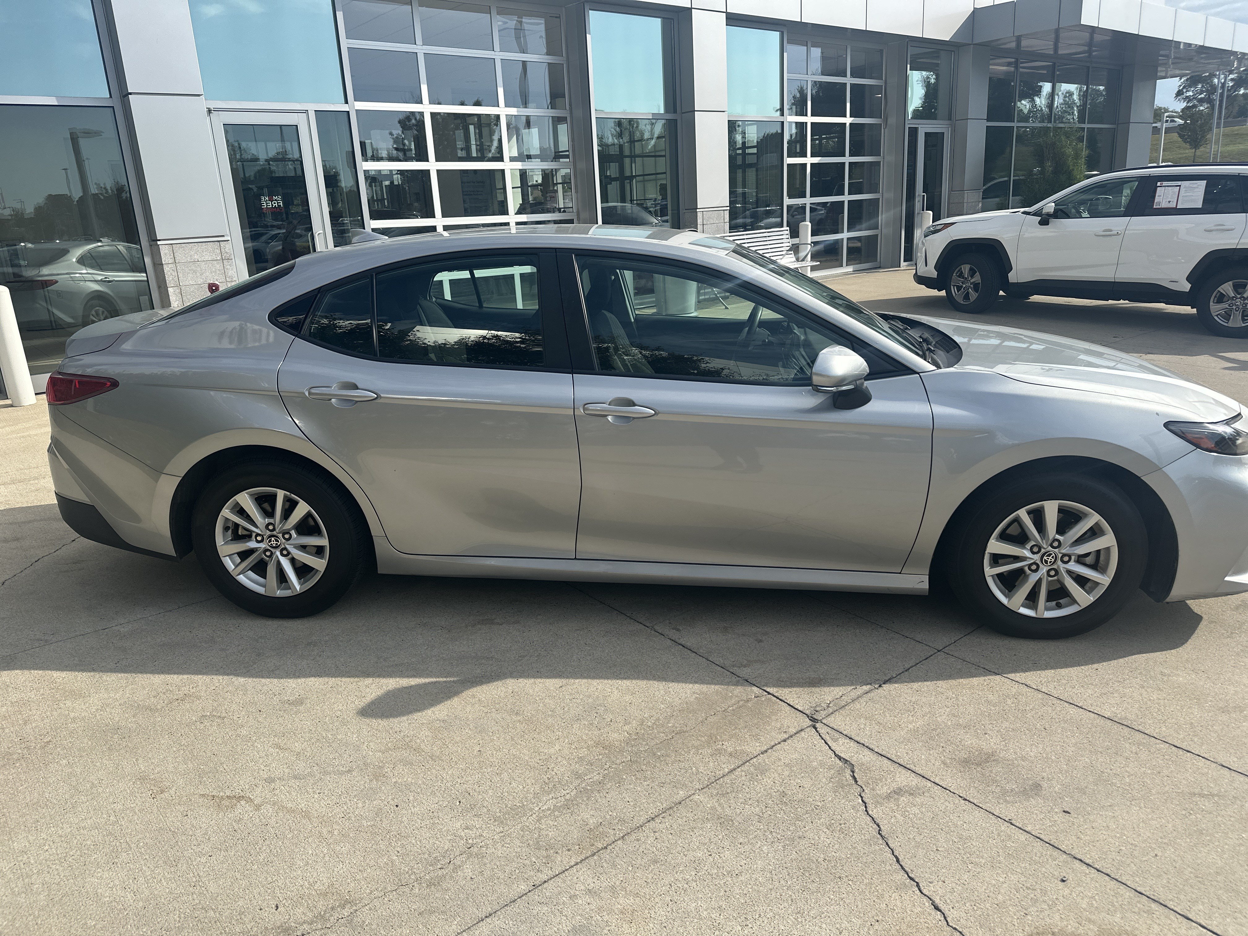 Used 2025 Toyota Camry LE FWD image 9