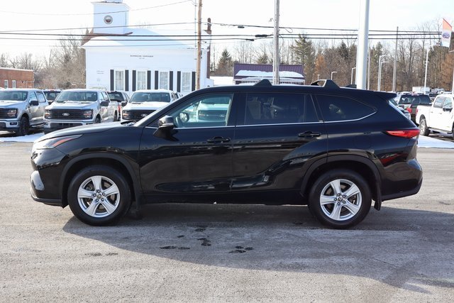 Used 2022 Toyota Highlander LE image 18
