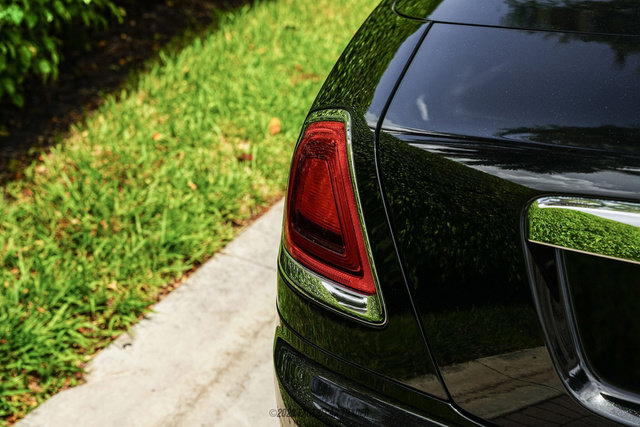 Used 2019 Rolls-Royce Dawn RWD image 70