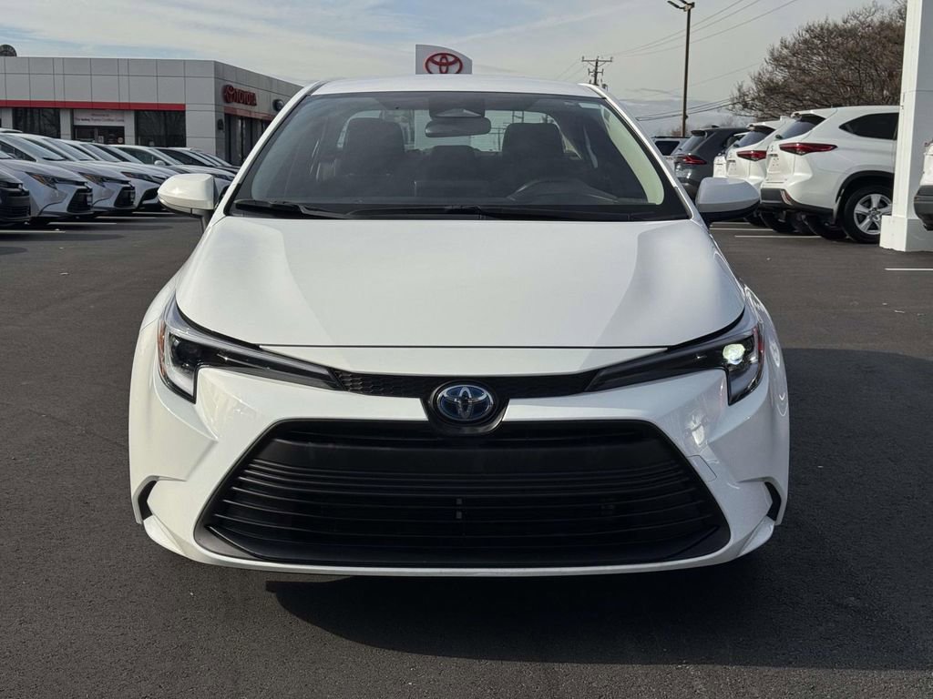 Certified 2025 Toyota Corolla LE image 24