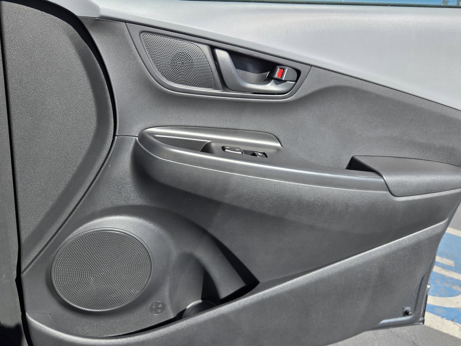 Used 2020 Hyundai Kona SE image 29