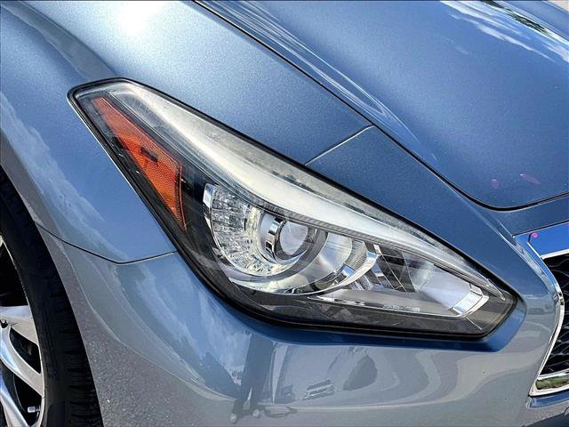 Used 2018 INFINITI Q70 Luxe RWD image 28