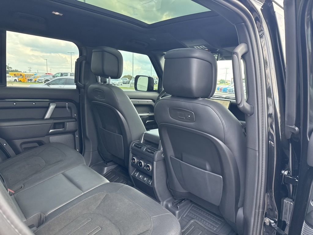 Used 2022 Land Rover Defender 110 V8 image 18