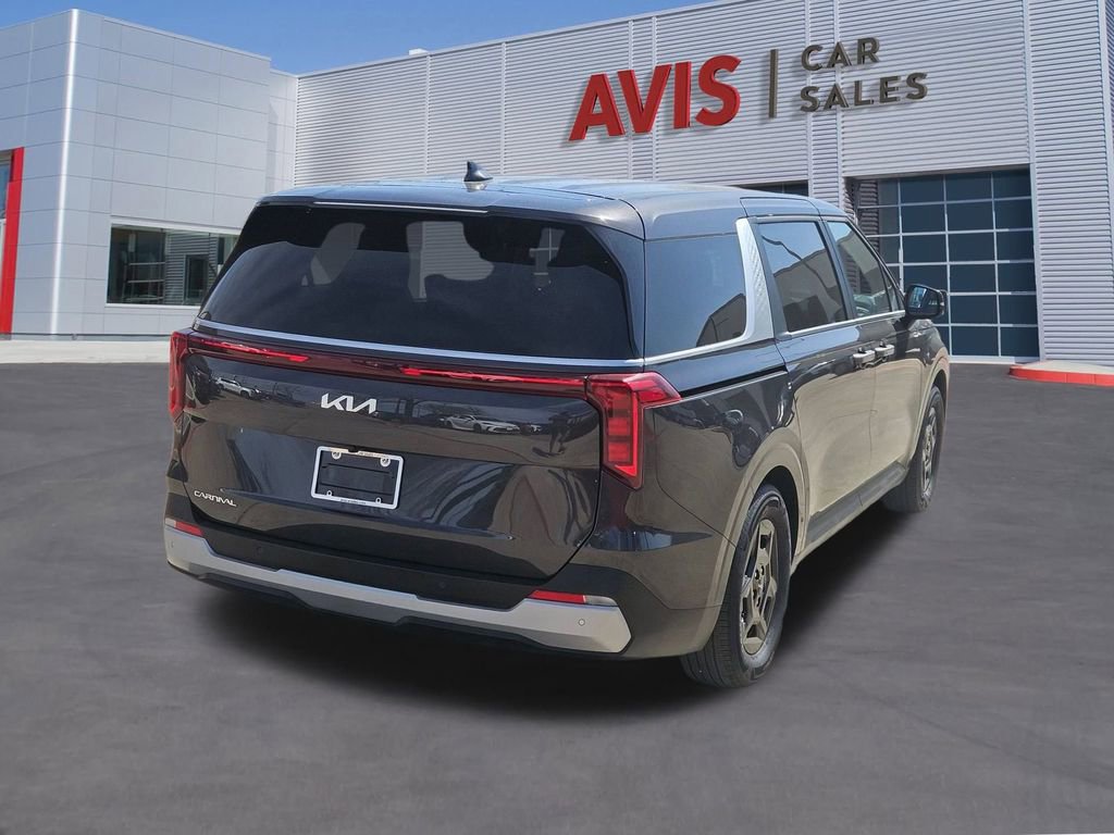 Used 2025 Kia Carnival image 6