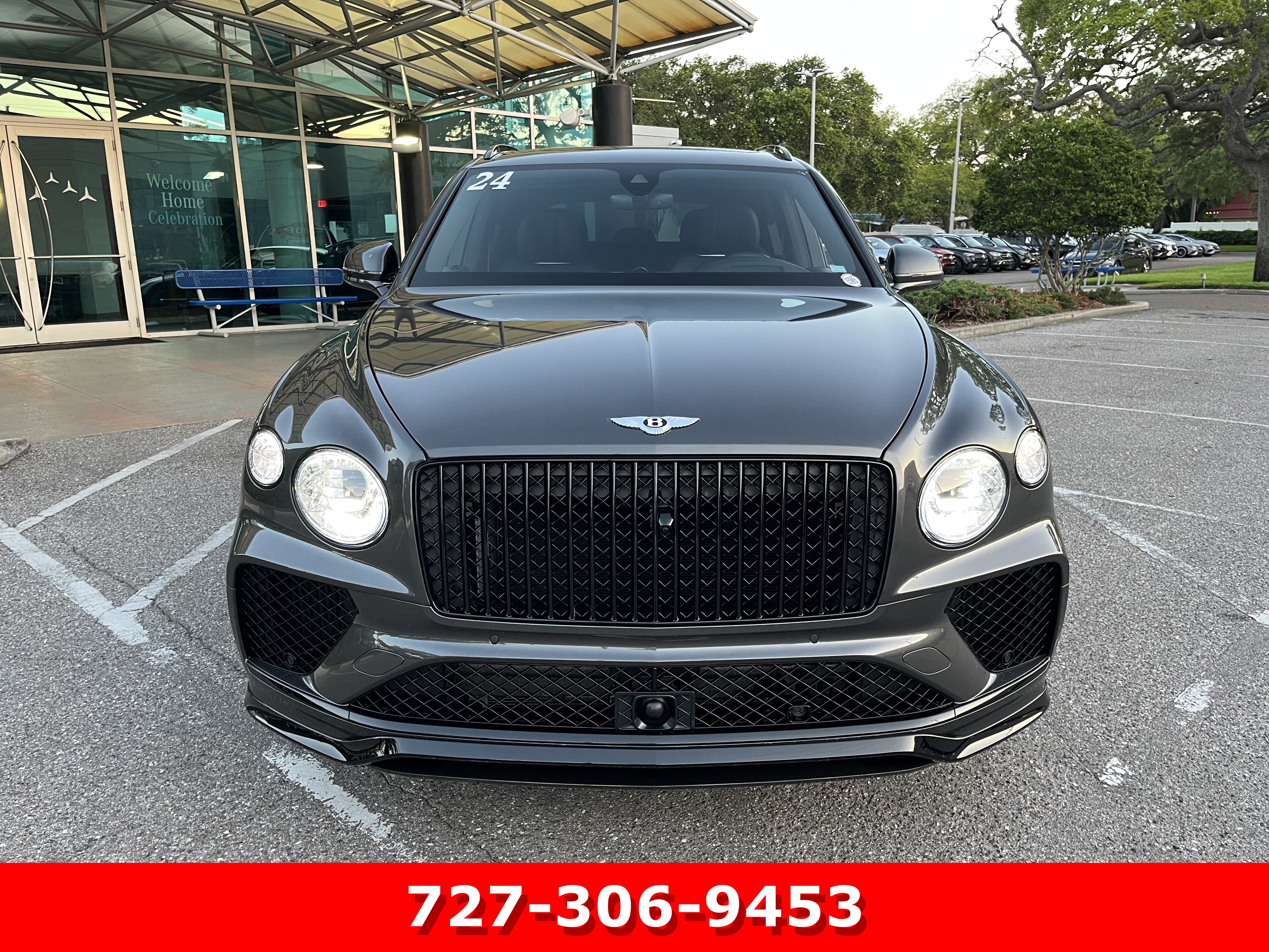 Used 2024 Bentley Bentayga AWD/4WD image 13