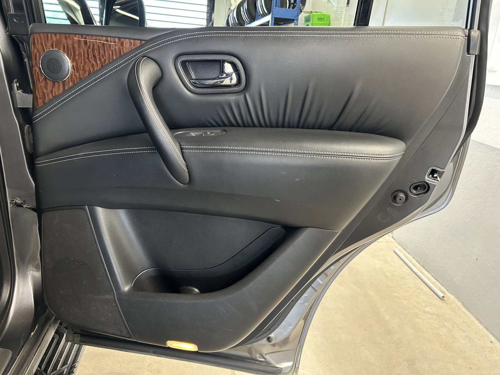 Used 2017 Nissan Armada Platinum image 17