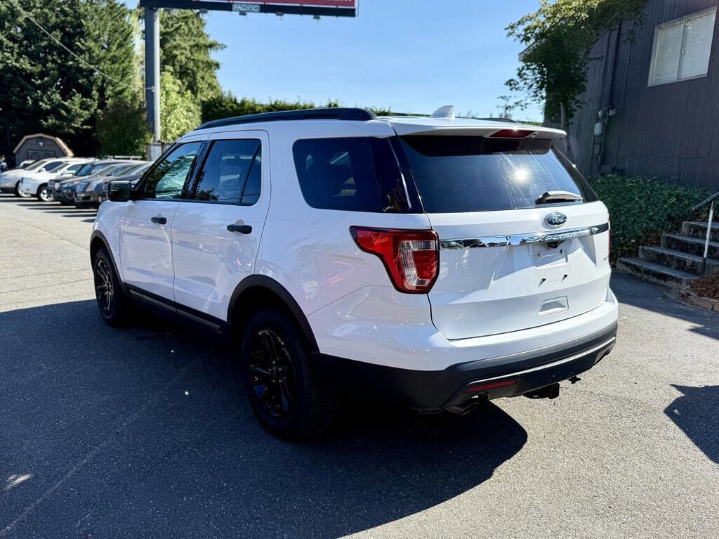 Used 2017 Ford Explorer 4WD image 4