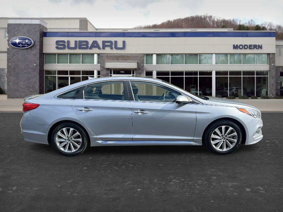 Used 2017 Hyundai Sonata Sport w/ Value Edition Package 02 FWD image 4