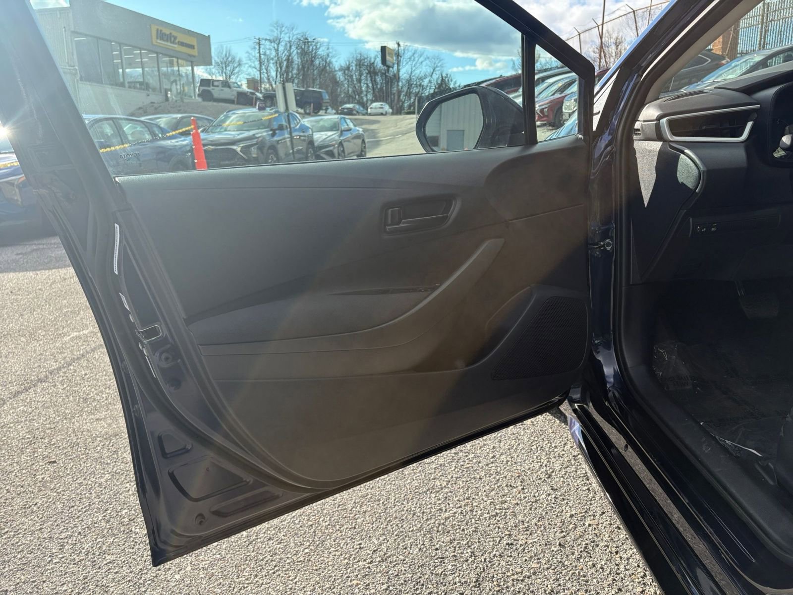 Used 2025 Toyota Corolla LE image 18