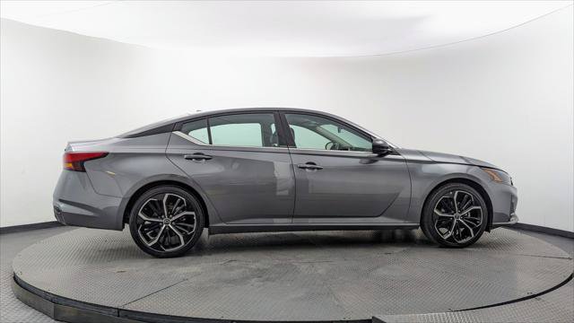 Used 2024 Nissan Altima 2.5 SR FWD image 9