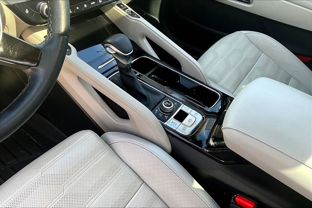 Used 2024 Kia Telluride SX Prestige w/ Towing Package AWD/4WD image 17