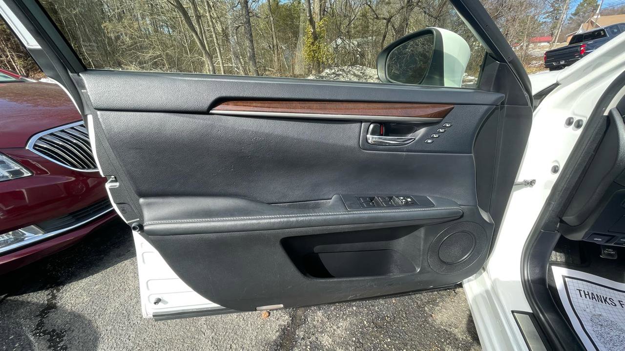 Used 2015 Lexus ES 350 w/ Luxury Package image 16